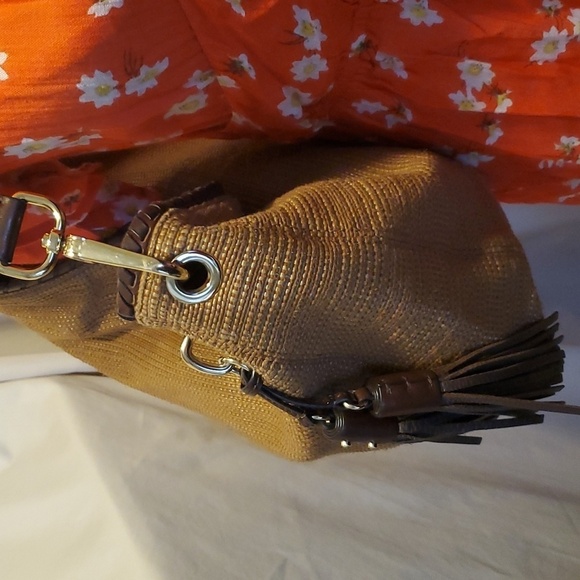 Michael Kors Textured Hobo - Picture 4 of 11